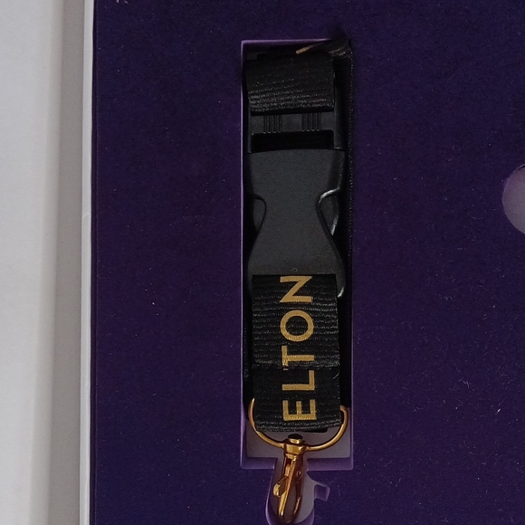 Elton John VIP Merchandise Package Farewell Yellow Brick Road 2019-22 Final Tour - Picture 4 of 9